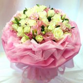 AHM544 - White roses & eustomas AHM544 - White roses & eustomas
