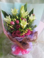 AHM502 (Madona lilies & eustomas) AHM502 (Madona lilies & eustomas)