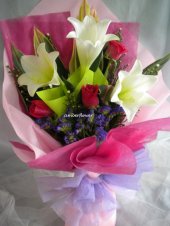 AHM552 - Lilies & red roses AHM552 - Lilies & red roses