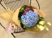 AHM549 - Hydrangea & eustomas AHM549 - Hydrangea & eustomas